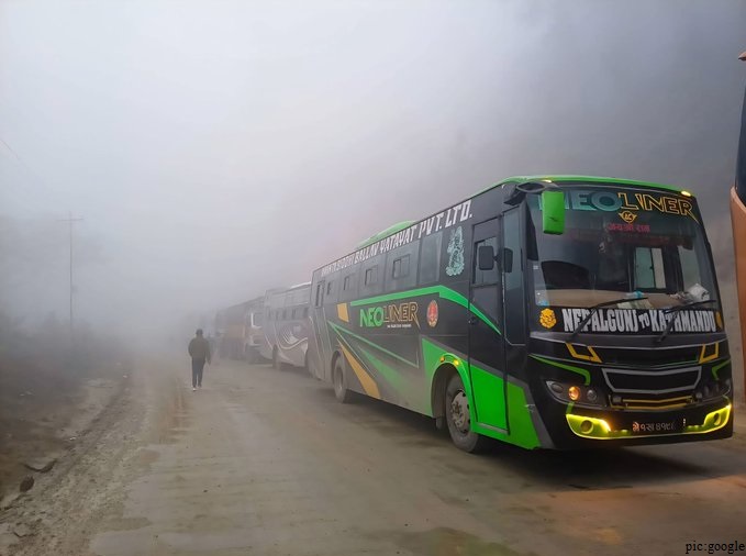 शितलहरले सडक अवरुद्धः विश्व रेकर्डले नंग्याइदिएको विकासको ‘अब्बल’ उदाहरण !